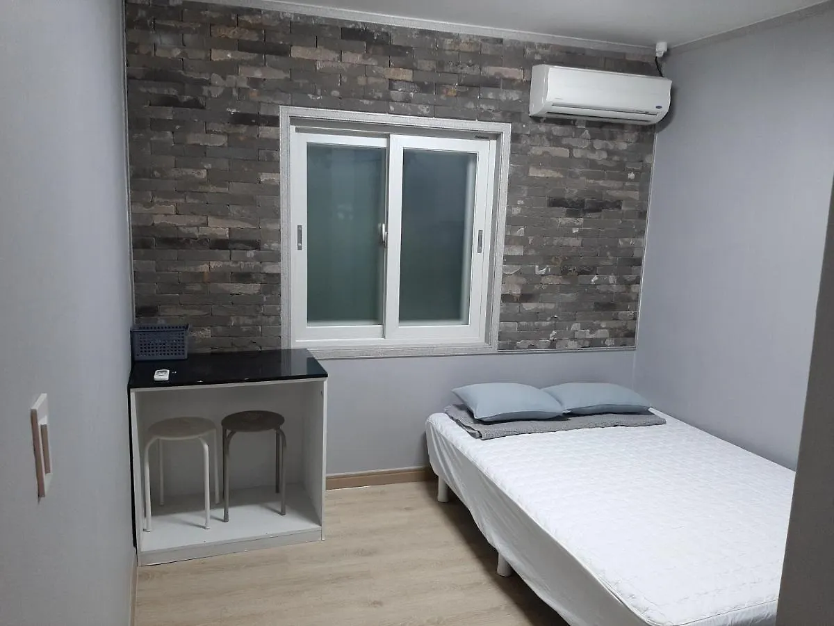 Haeundae Native Guesthouse Busan 2*,